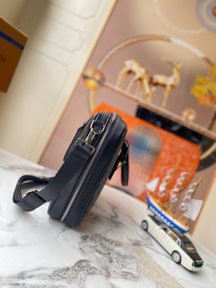 Modern Refined Leather Shoulder Bag