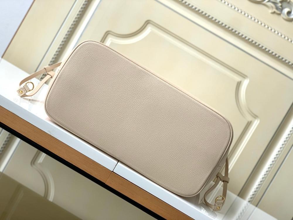 Modern Italian-Inspired Leather Shoulder Bag