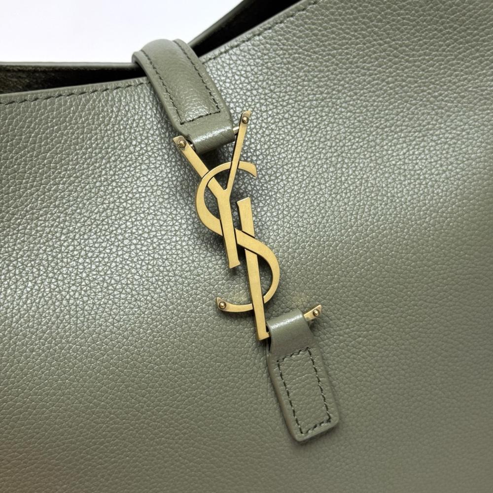 Classic Shoulder Bag