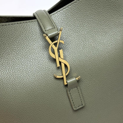 Classic Shoulder Bag