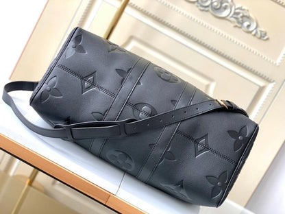 Classic Refined Leather Shoulder Bag