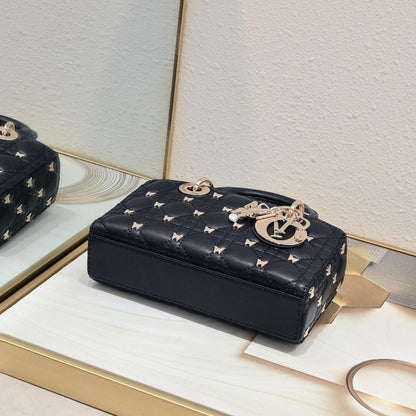 Italian-Inspired Elegant Shoulder Bag