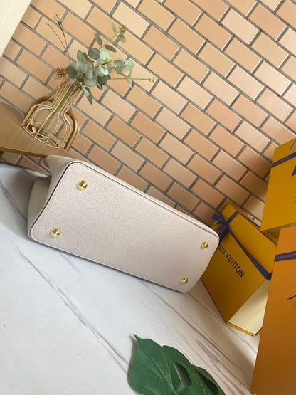 Stylish Refined Leather Shoulder Bag