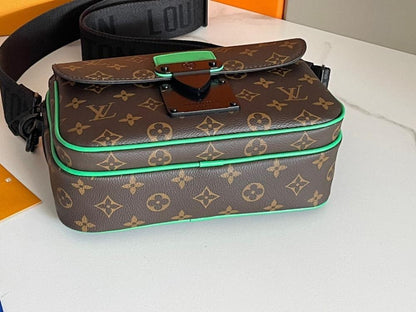 Modern Refined Canvas Shoulder Bag