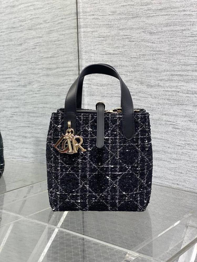 Classic Leather Shoulder Bag