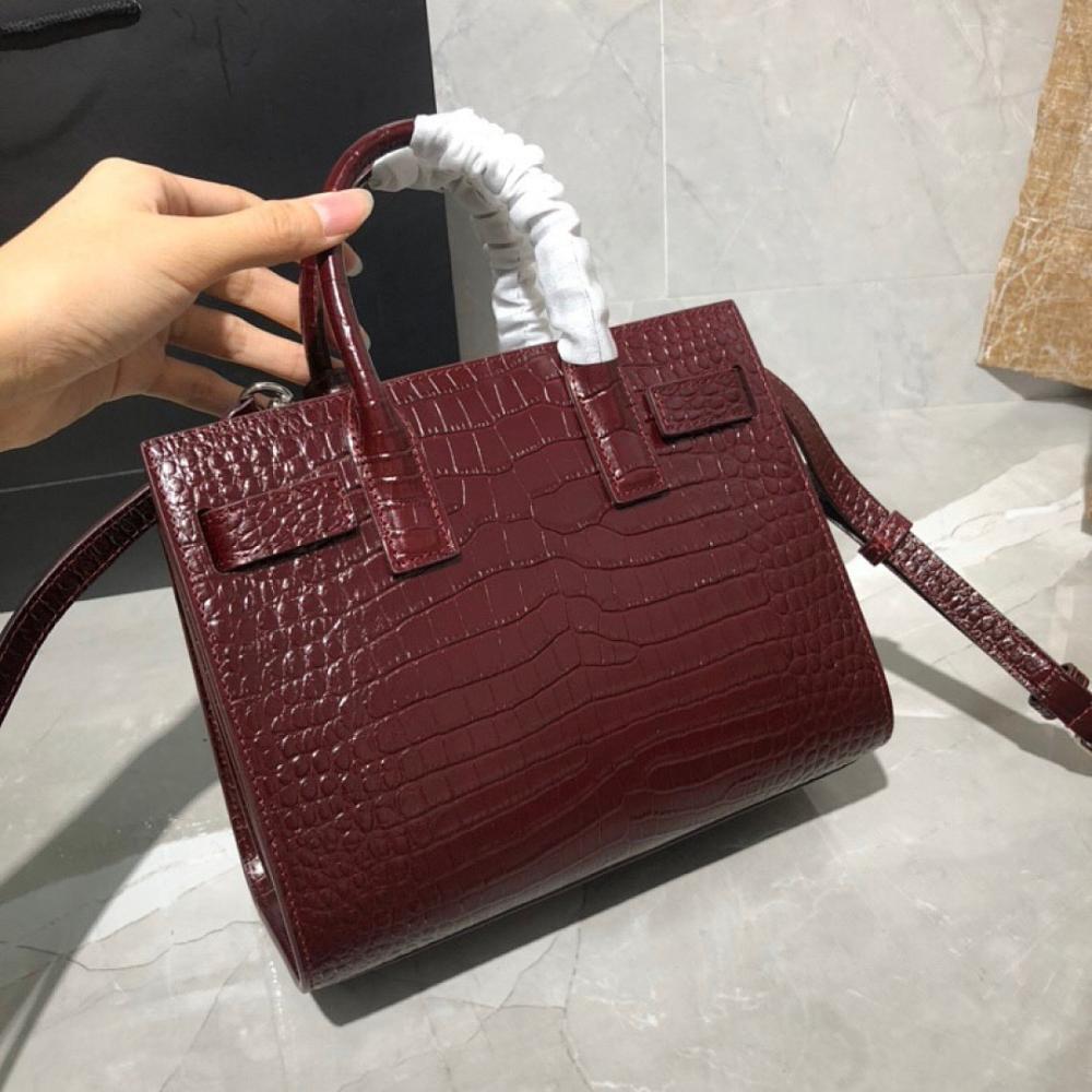 Classic Italian-Inspired Pink Leather Shoulder Bag
