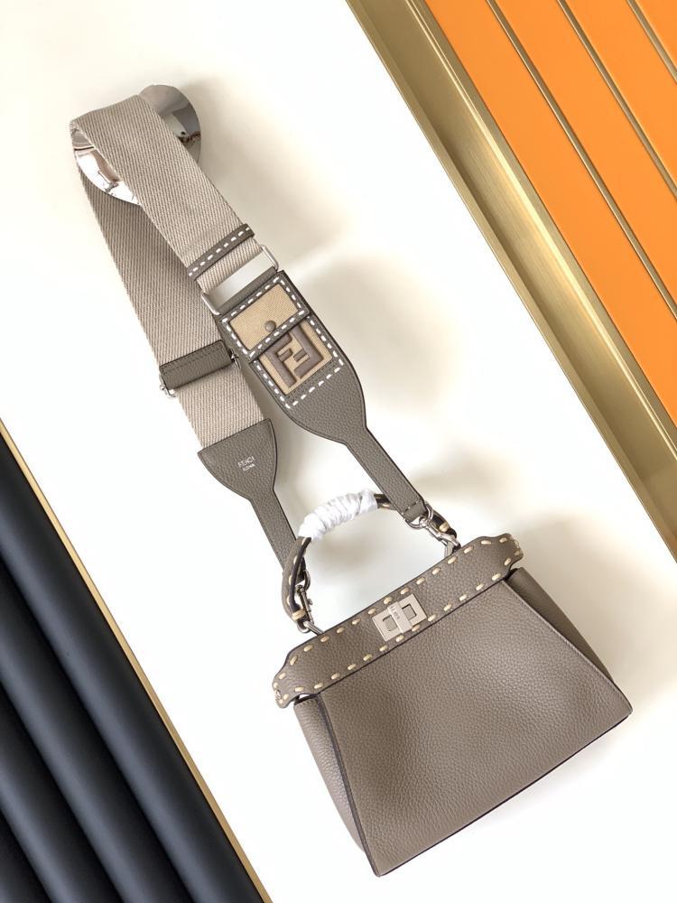 Elegant Leather Shoulder Bag