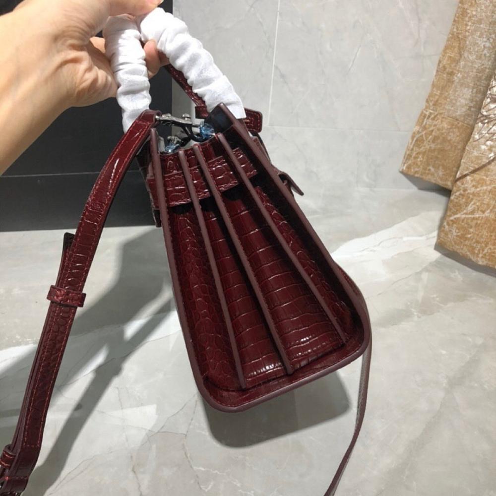 Classic Italian-Inspired Pink Leather Shoulder Bag