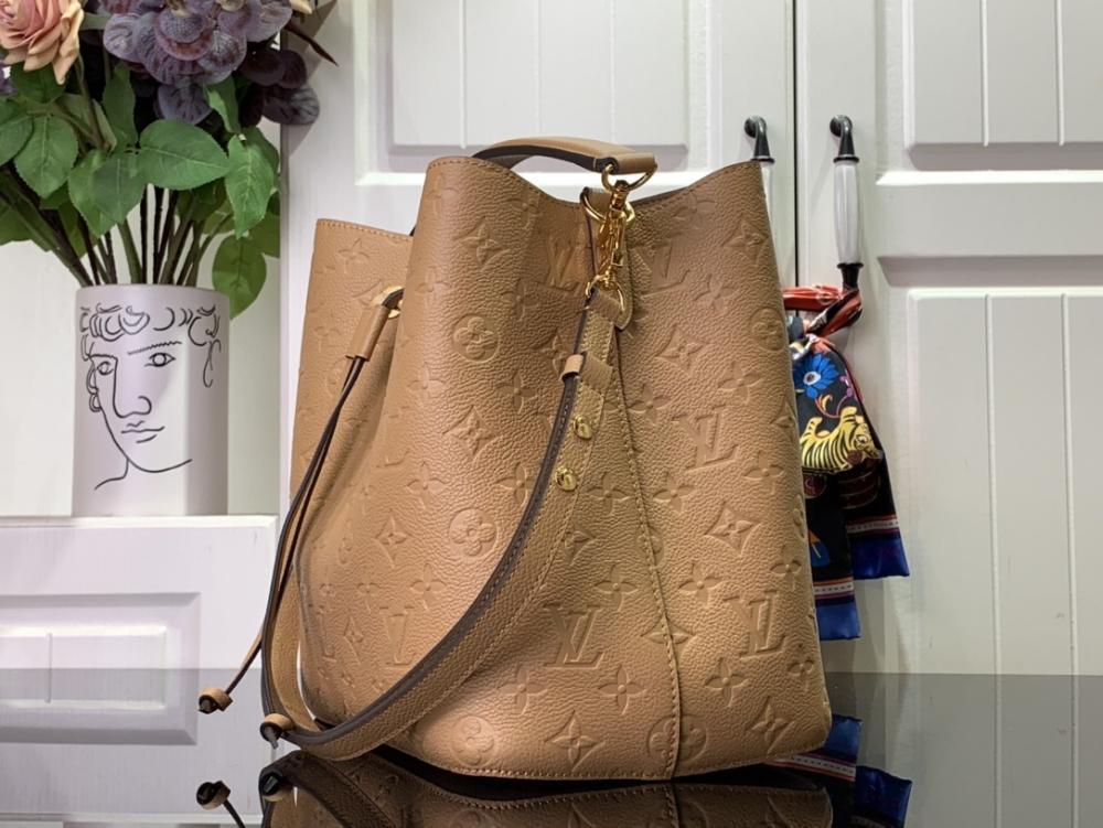 Elegant Shoulder Bag