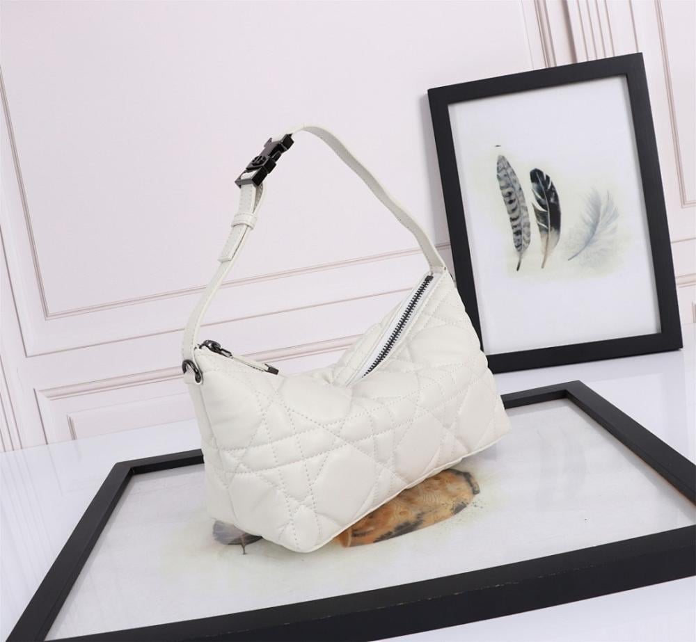 Luxury Refined Embroidered Shoulder Bag