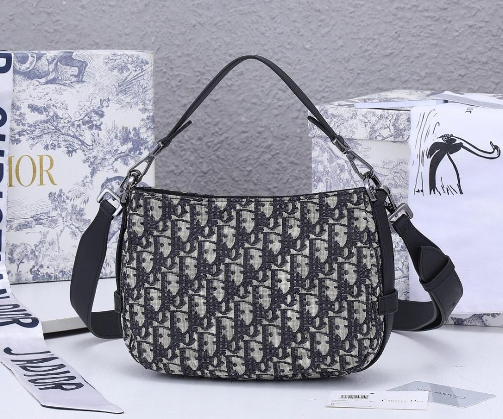 Elegant Refined Black Quilted Calfskin Shoulder Bag