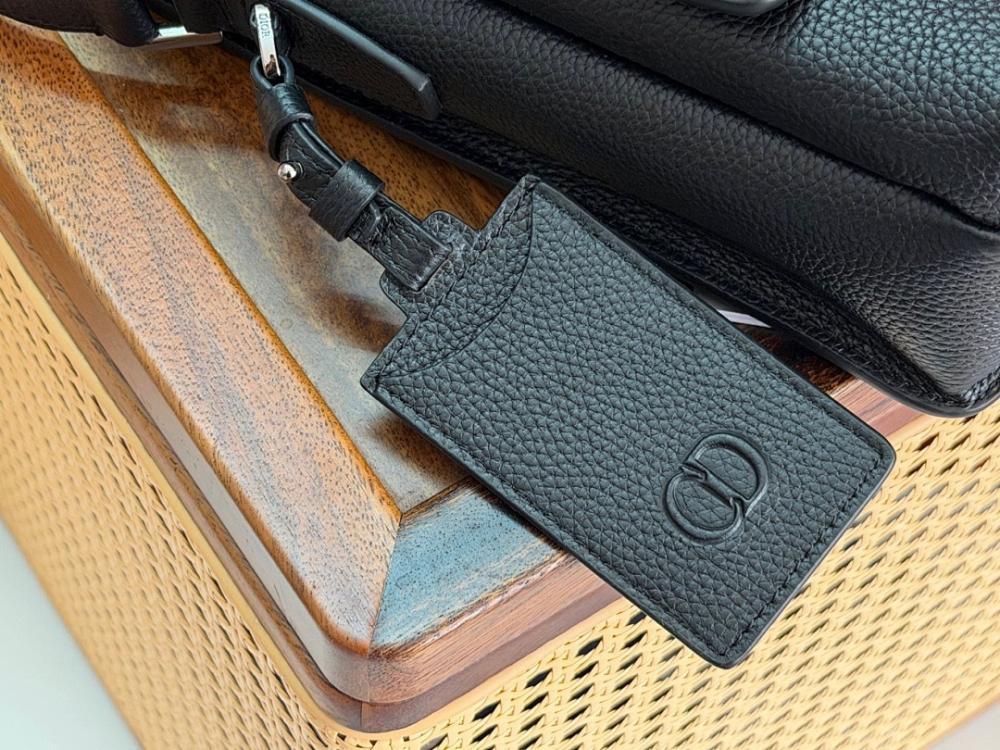 Modern Elegant Black Leather Shoulder Bag