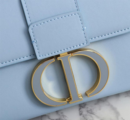 Stylish Shoulder Bag – Limited Edition