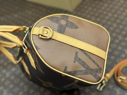 Stylish Refined Monogram Shoulder Bag