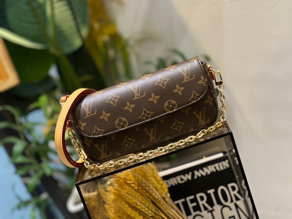 Stylish Leather Crossbody Bag – Limited Edition