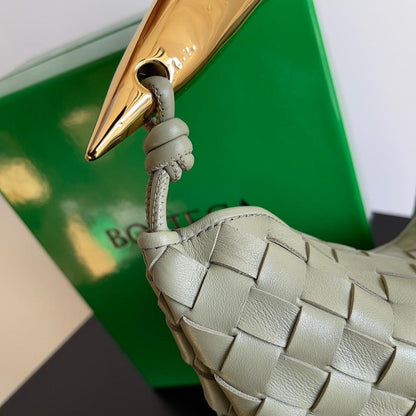 Stylish Woven Top Handle Bag – Limited Edition
