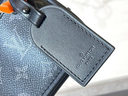 Stylish Shoulder Bag – Limited Edition