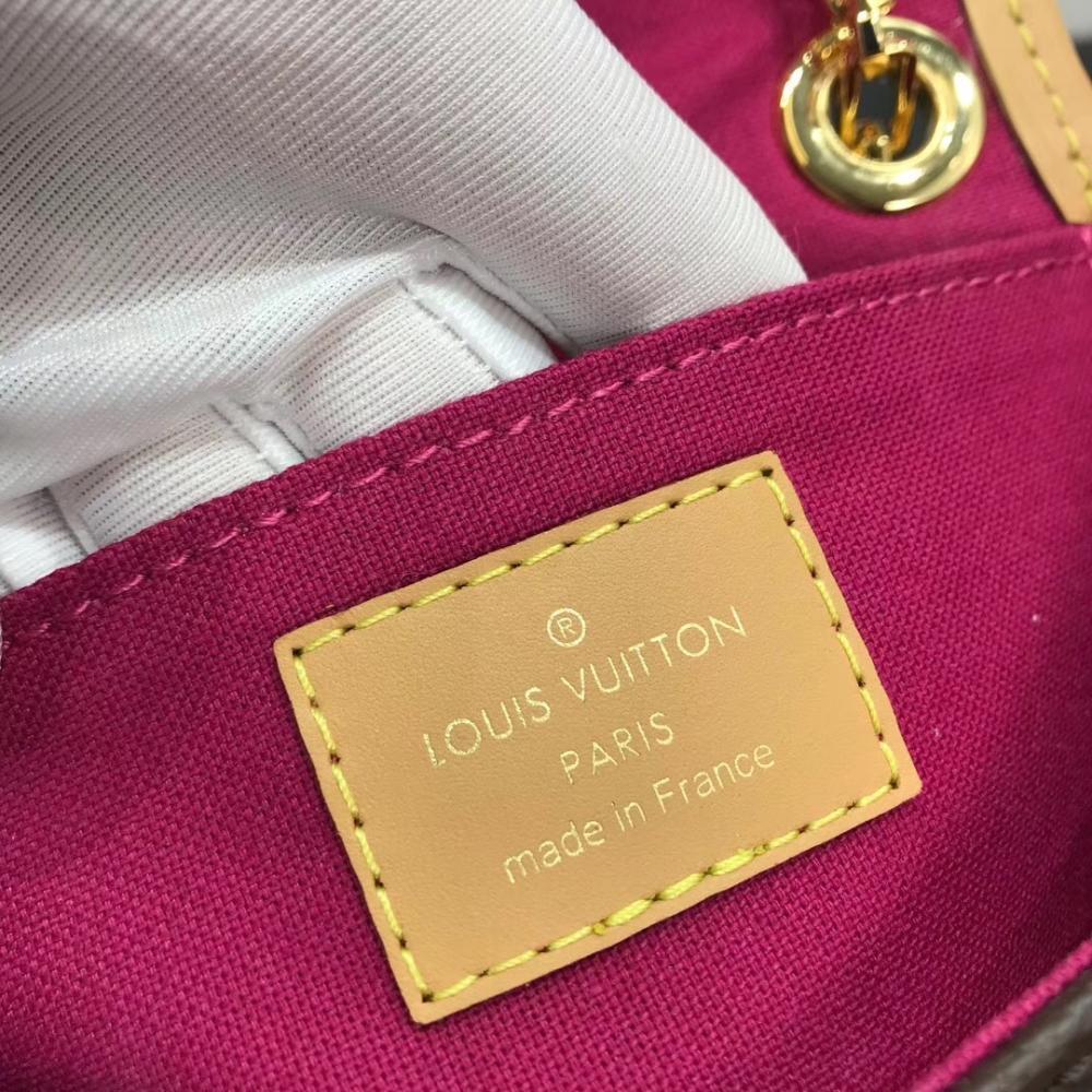Classic Shoulder Bag
