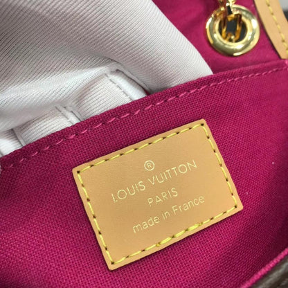 Classic Shoulder Bag