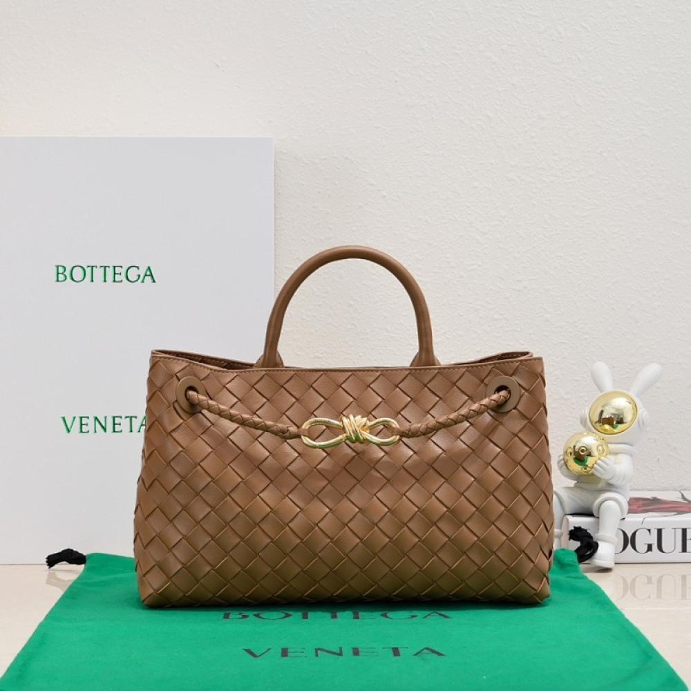 Elegant Leather Crossbody Bag