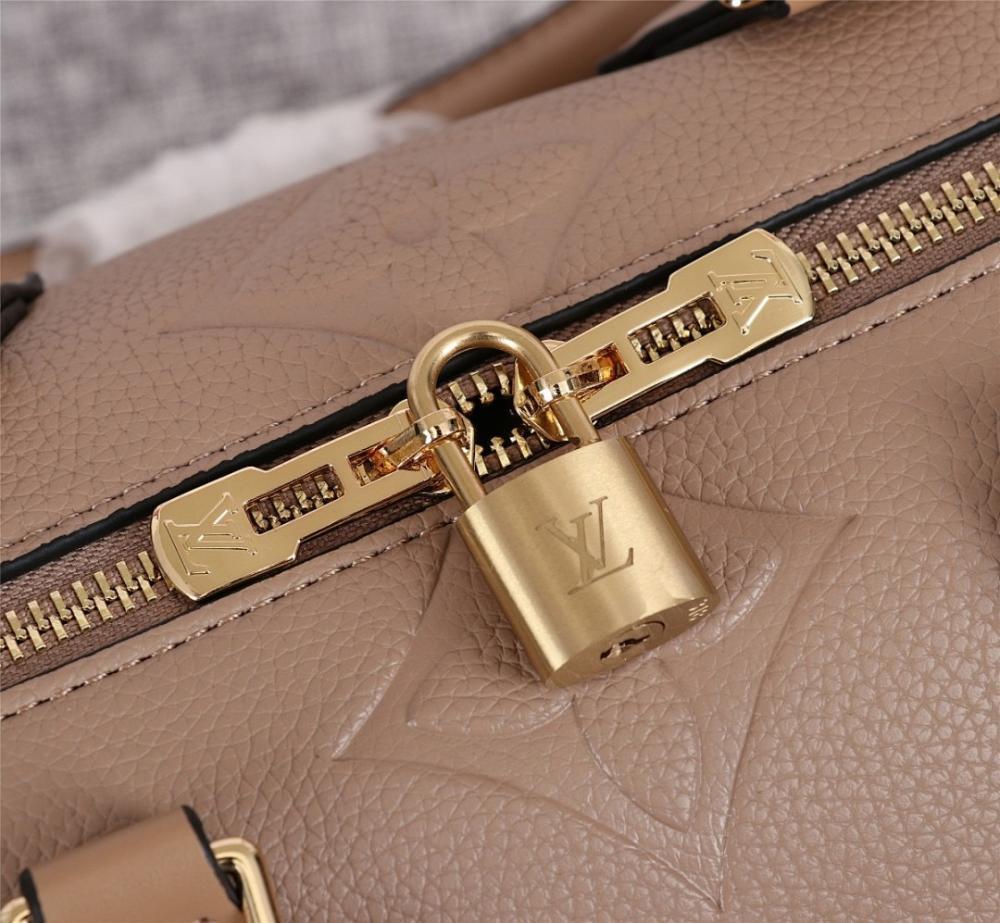 Italian-Inspired Elegant Leather Crossbody Bag