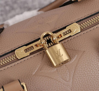 Italian-Inspired Elegant Leather Crossbody Bag