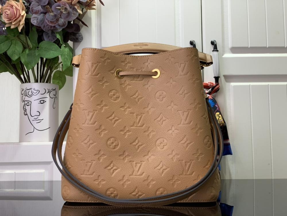 Elegant Shoulder Bag