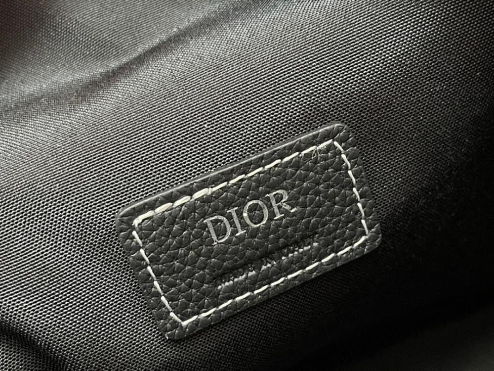 Stylish Refined Black Leather Shoulder Bag