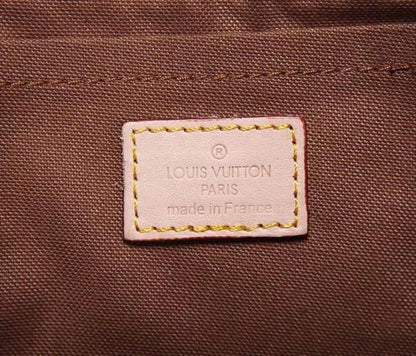 Luxury Gold Crossbody Bag – Special Edition