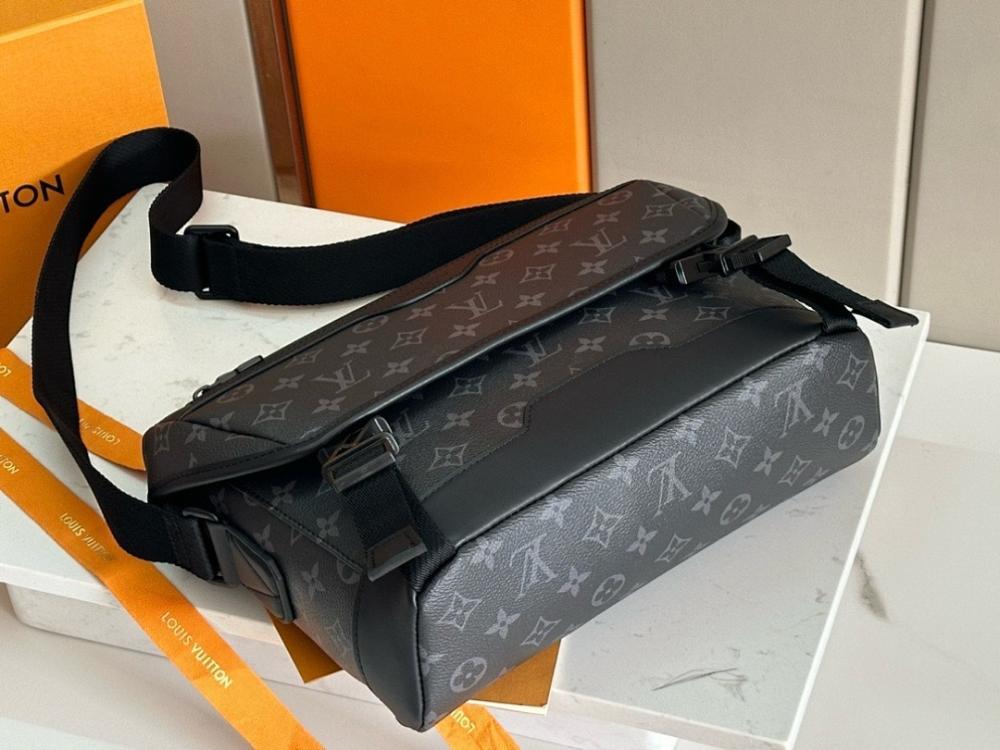 Alma Calfskin Shoulder Bag