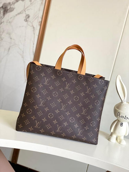 Stylish Refined Leather Tote Bag