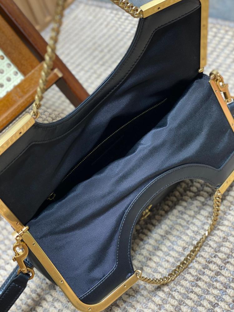 Classic Leather Shoulder Bag