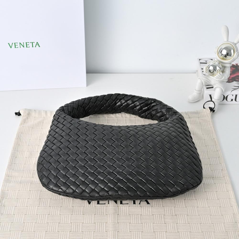Woven Shoulder Bag