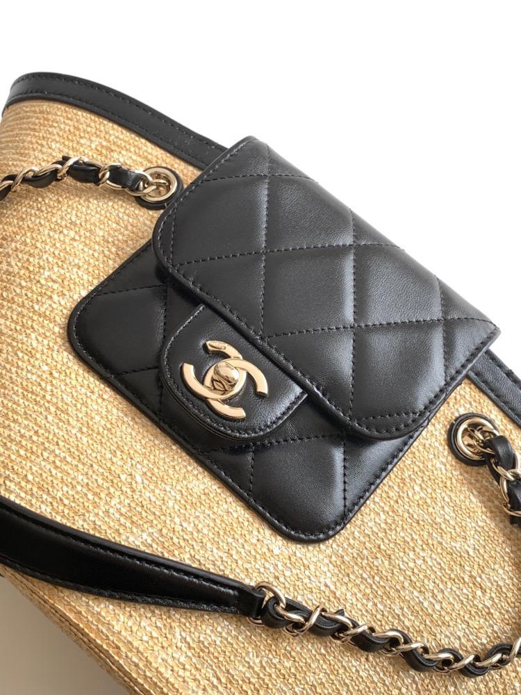 Woven Raffia Shoulder Bag