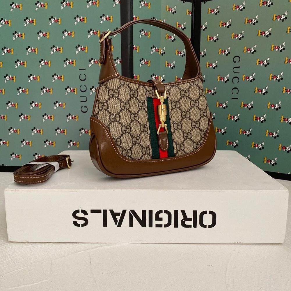 Modern Refined Shoulder Bag