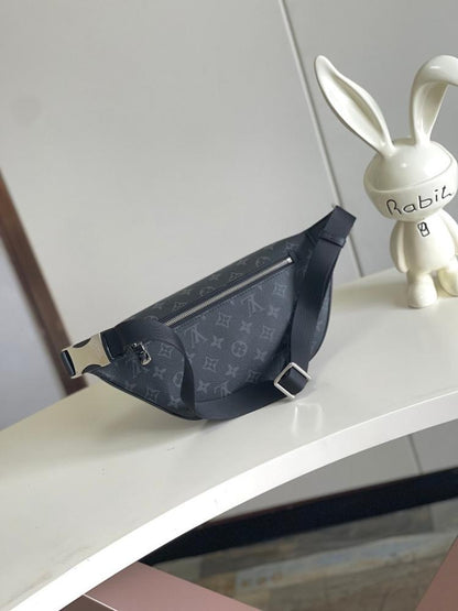 Elegant Monogram Shoulder Bag – Limited Edition