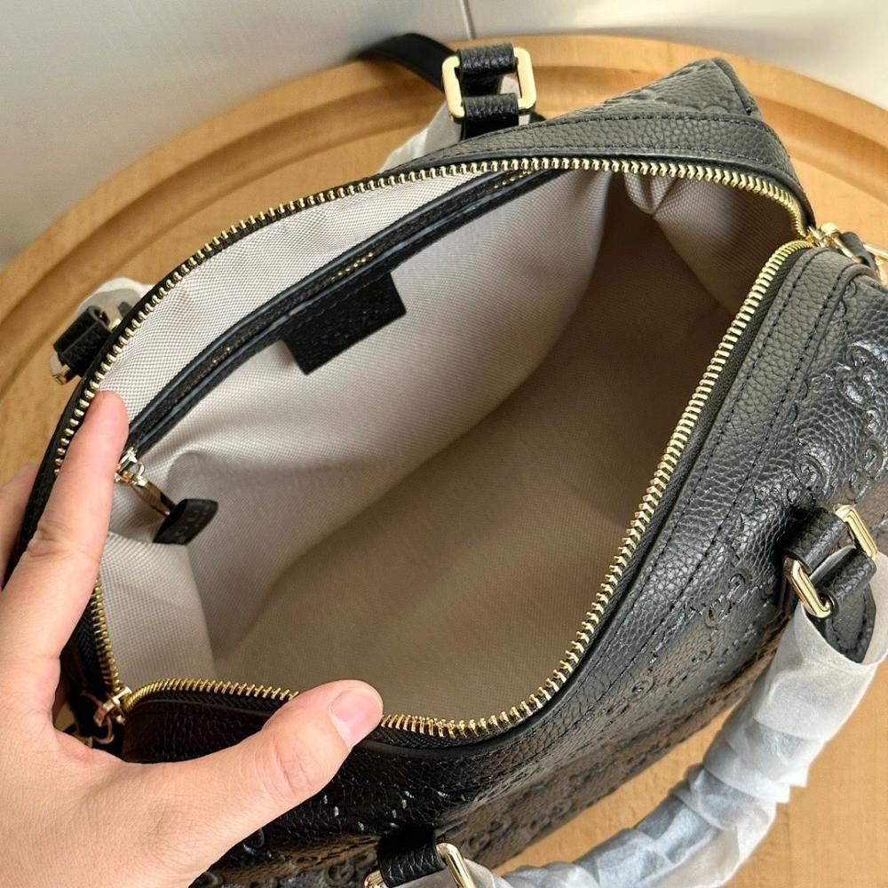 Classic Italian-Inspired Leather Shoulder Bag