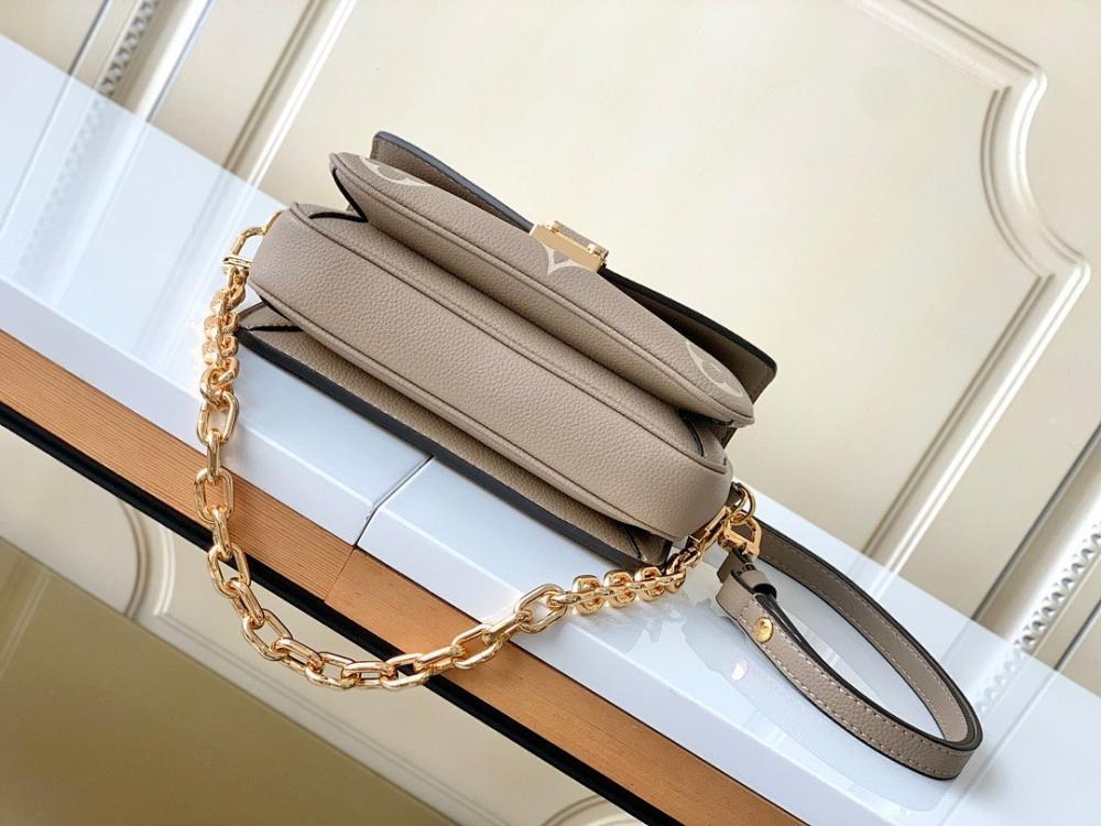 Stylish Calfskin Shoulder Bag – Special Edition