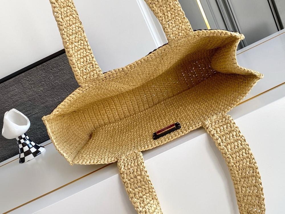 VLogo Signature Raffia Crossbody Bag