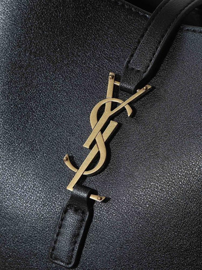 Elegant Refined Leather Bag
