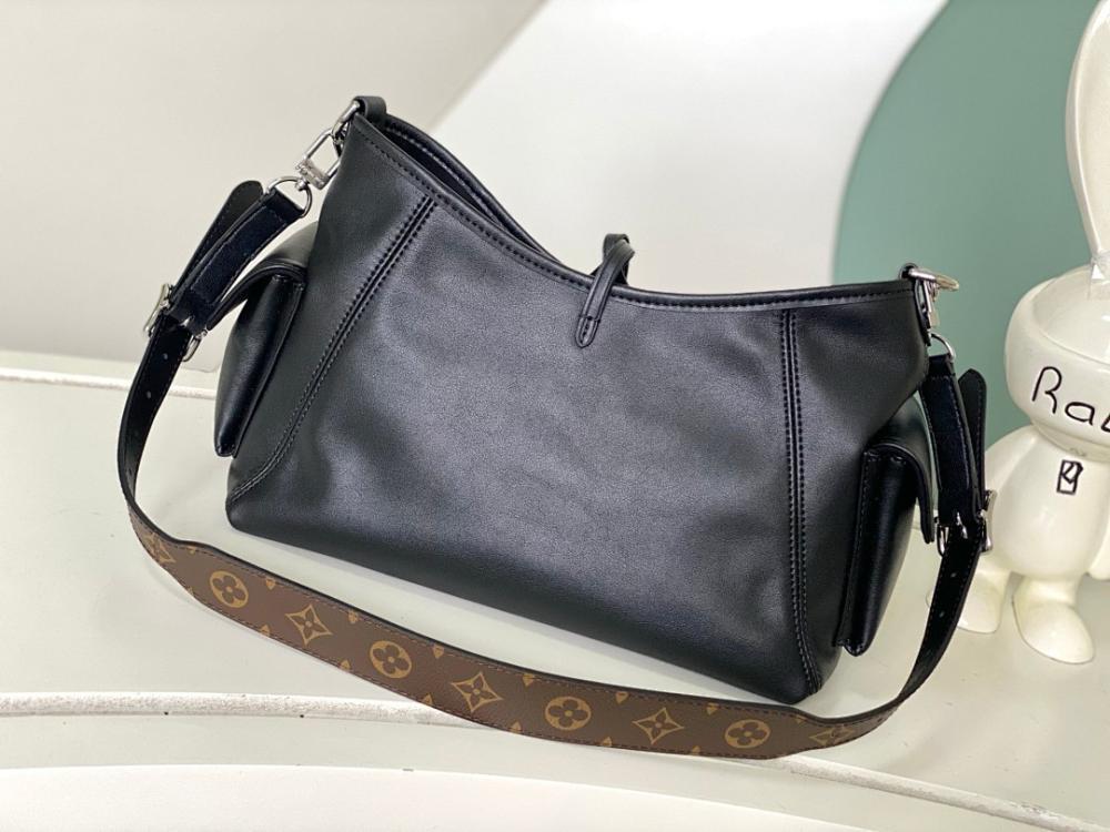 Classic Italian-Inspired Leather Shoulder Bag