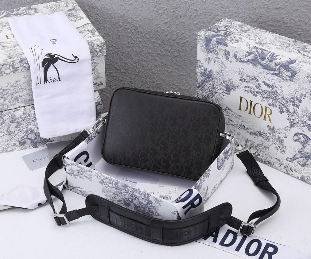 Stylish Top Handle Bag – Limited Edition
