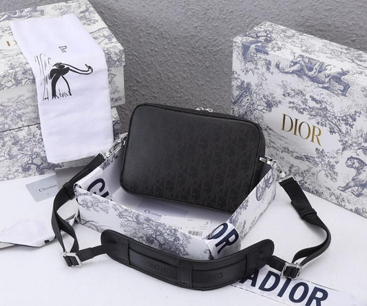 Stylish Top Handle Bag – Limited Edition