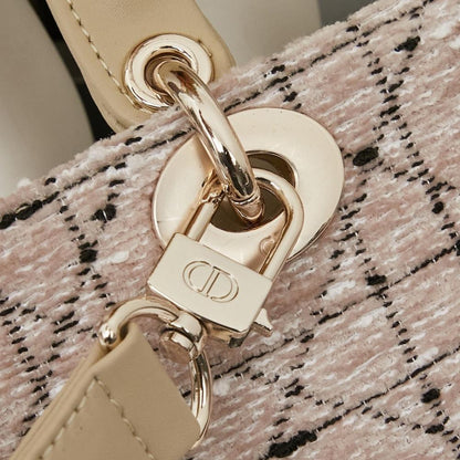 Stylish Refined Quilted Leather Shoulder Bag