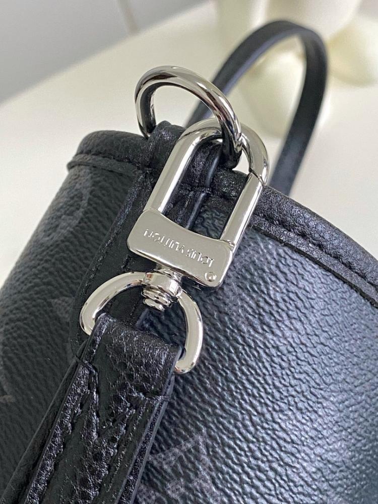 Neverfull Black Monogram Leather Shoulder Bag