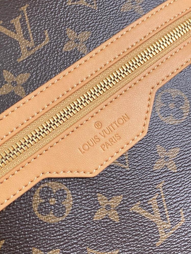 Stylish Refined Leather Crossbody Bag