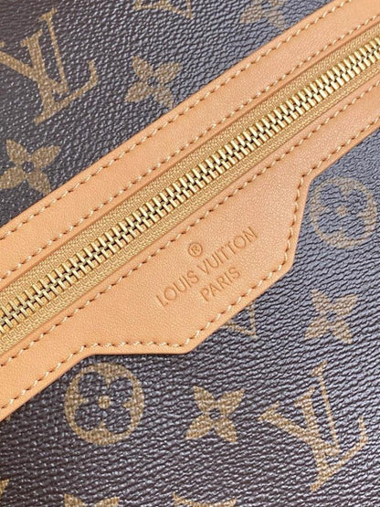 Stylish Refined Leather Crossbody Bag
