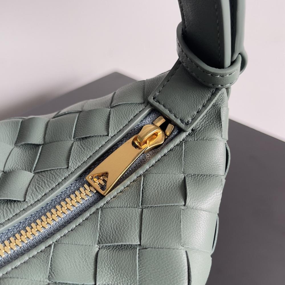 Classic Shoulder Bag