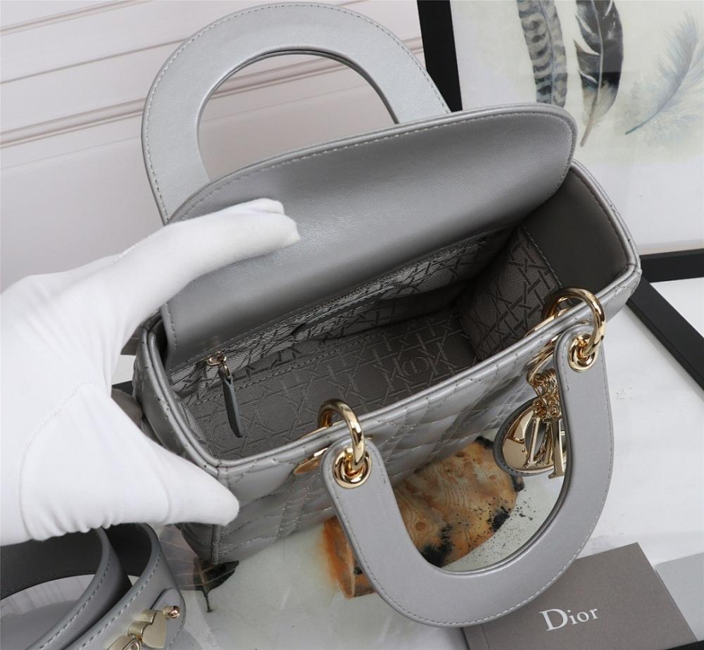 Modern Luxury Gold Leather Shoulder Bag