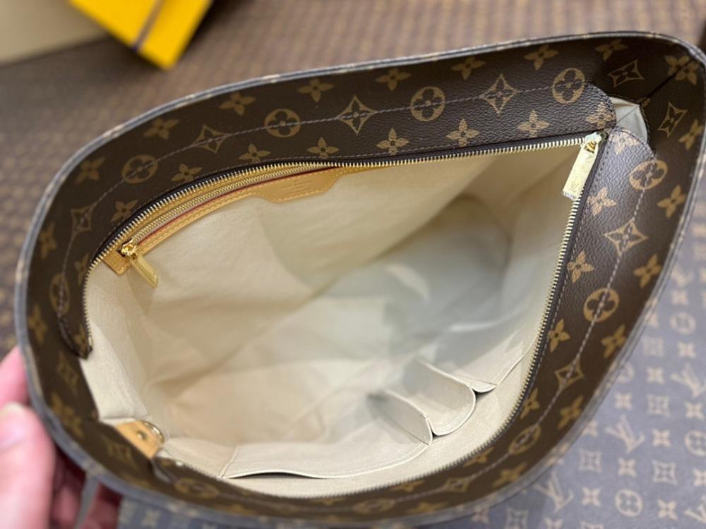 Italian-Inspired Stylish Calfskin Tote Bag